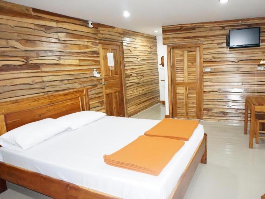 Thongphaphum Place Экстерьер фото