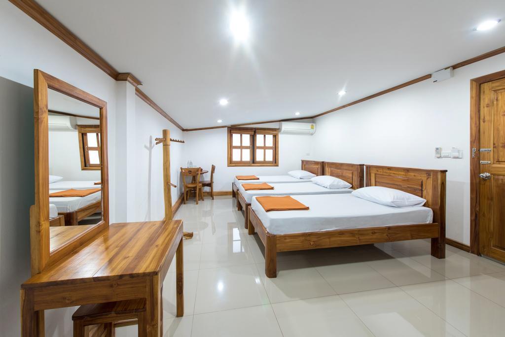 Thongphaphum Place Экстерьер фото